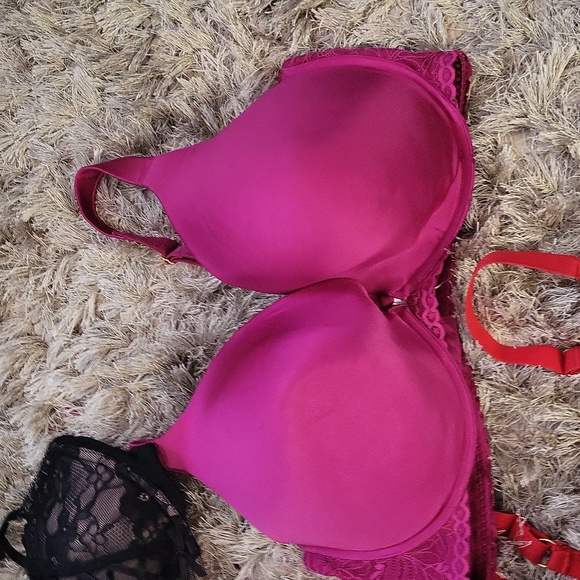 Bundle Cacique Black, Pink, and Red Bra Set - Picture 4 of 12